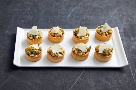 Tartlet-of-Green-Olive,--Vine-leaf-and-Artichoke-with-Pecorino-Cheese---canapes